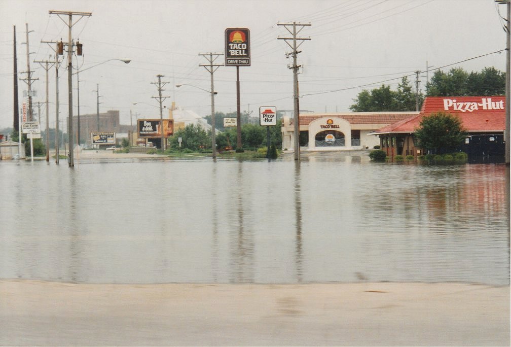 Coralville, Iowa during the Flood of 1993. (Alan Light/Flickr)